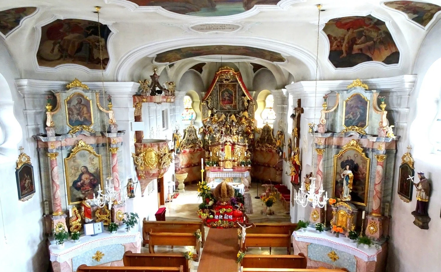 st michael innen  (Bild vergr&ouml;&szlig;ern)