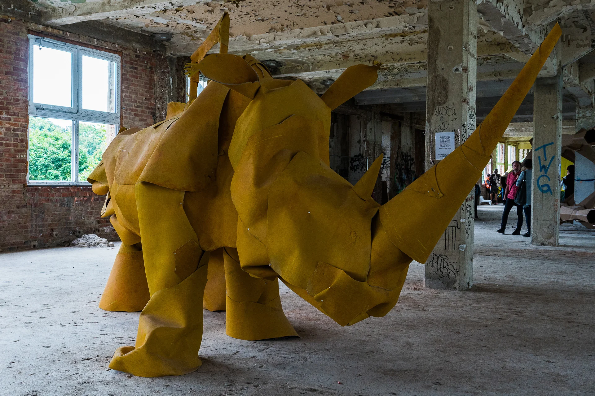 Luzia Tittel - Nashorn im Obergeschoss  (Bild vergr&ouml;&szlig;ern)