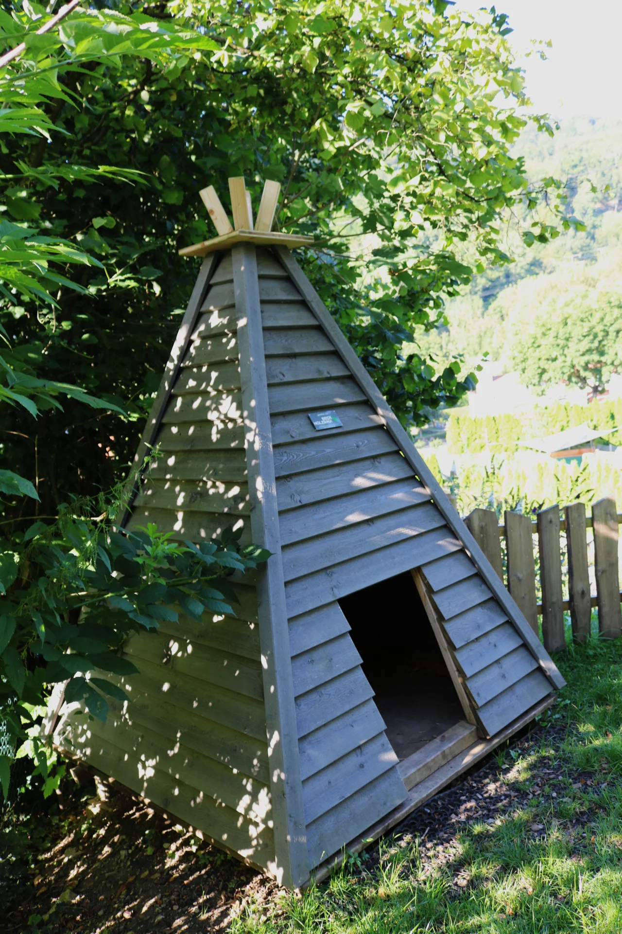 Garten Tipi  (Bild vergr&ouml;&szlig;ern)