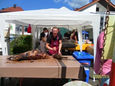 Vorschaubild: Galerie 2016 Wildschweingrillen 19