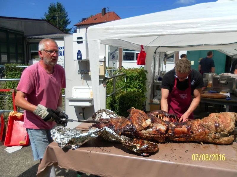 Bild: Galerie 2016 Wildschweingrillen 25