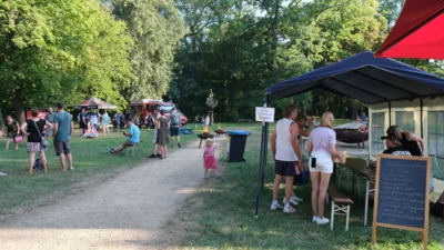 Vorschaubild: buntes Treiben