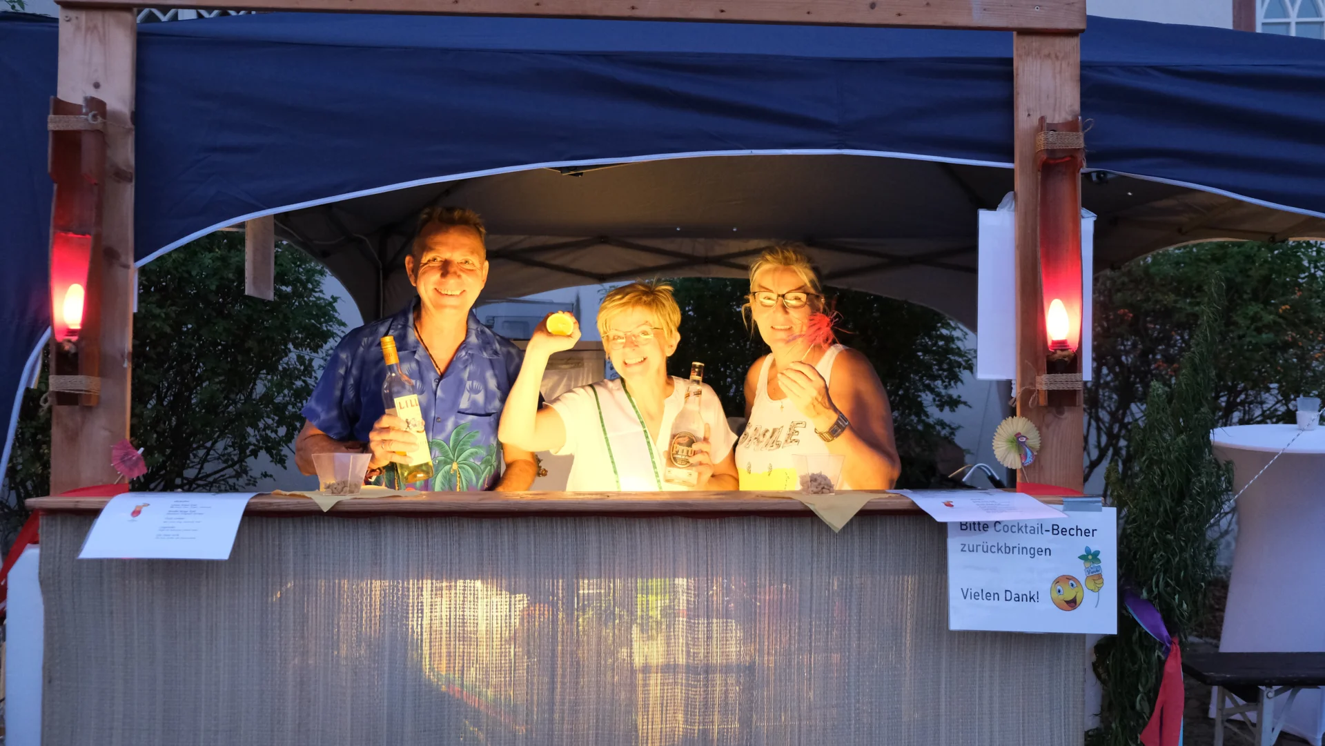 Bild: die Bar-Besetzung