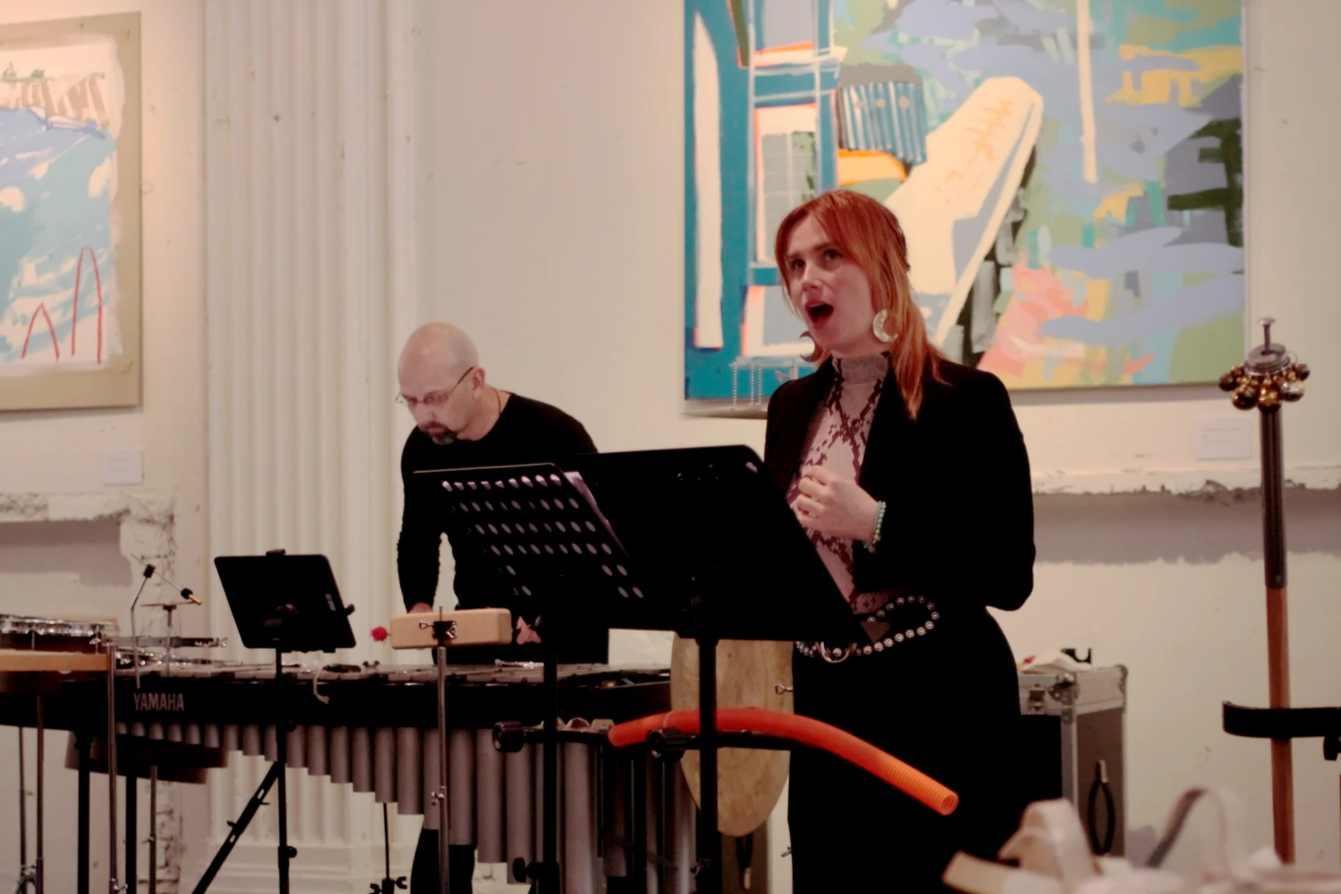 &bdquo;RITUALE&ldquo;, Konzert mit dem Ensemble &bdquo;RENIBRE&ldquo;, Cenk Erbiner - Viola und Electronics, Lissa Meybohm - Stimme und Ivo Nitschke - Vibrafon und Schlagwerke, 2024  (Bild vergr&ouml;&szlig;ern)