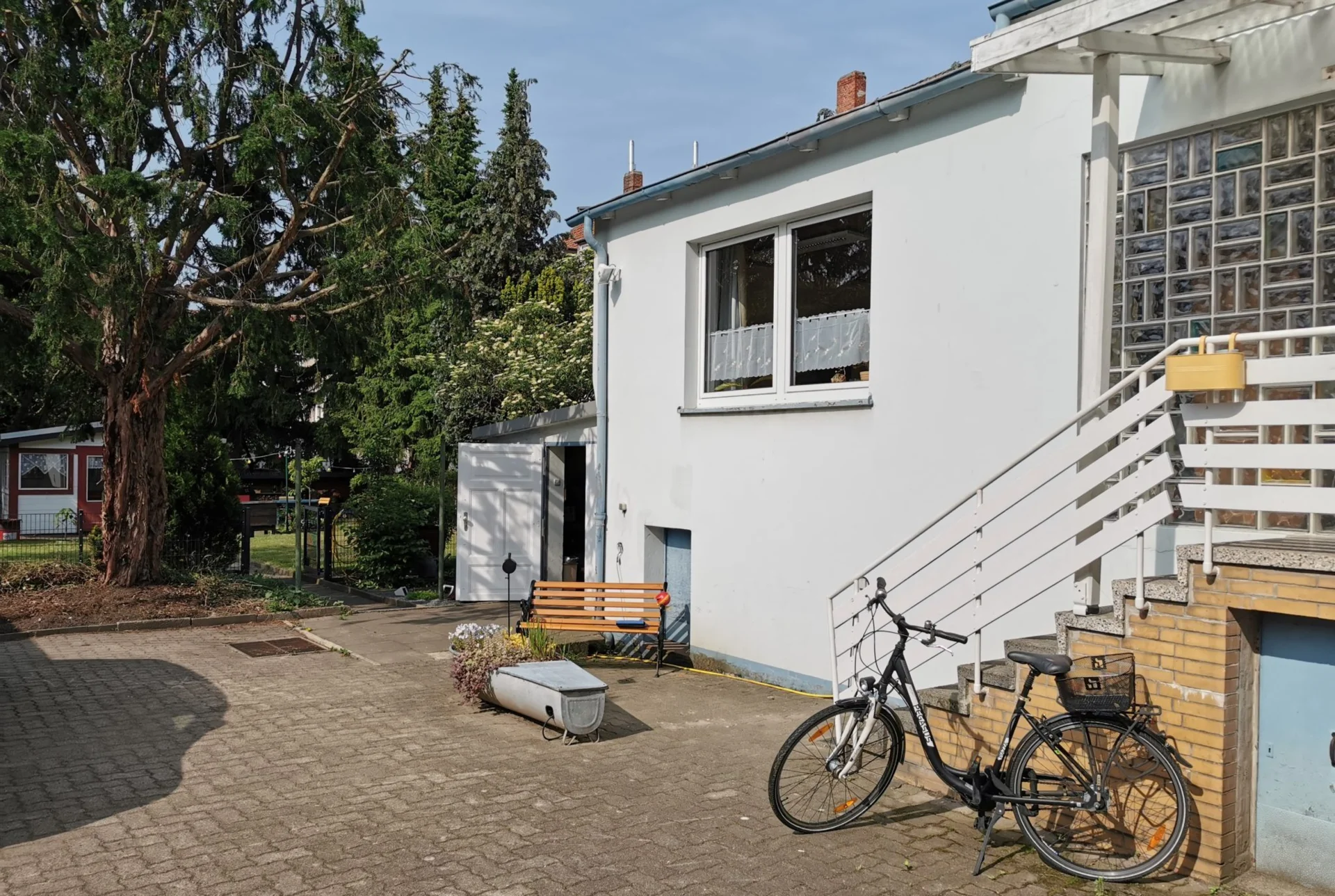 Hof  (Bild vergr&ouml;&szlig;ern)