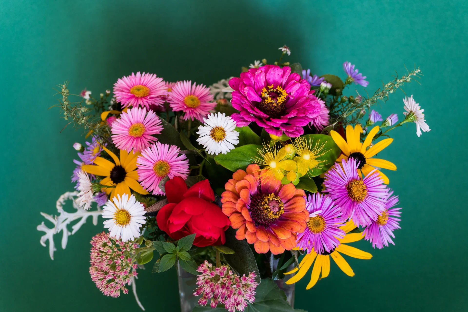 Luzia Tittel - Gartenblumenstrau&szlig;  (Bild vergr&ouml;&szlig;ern)