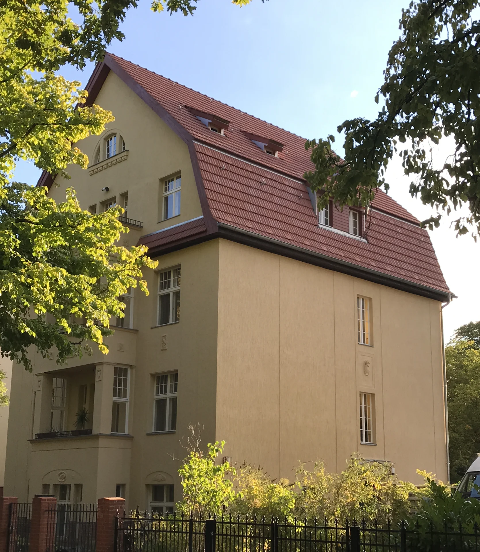 Zur Galerie: Wohnhaus in Berlin-Steglitz