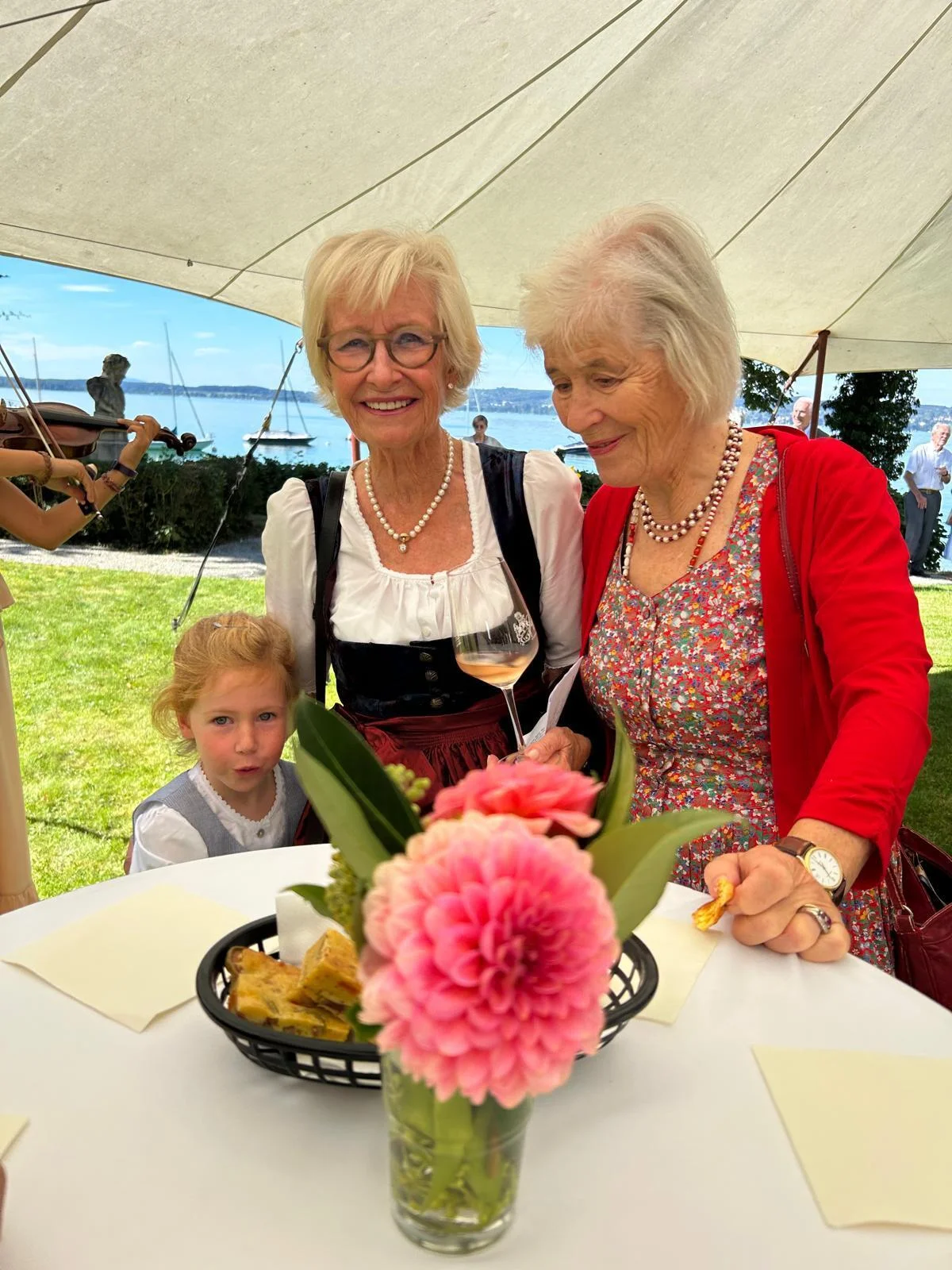 Bild: Mechtild Schoenberger und Elisabeth von Biron