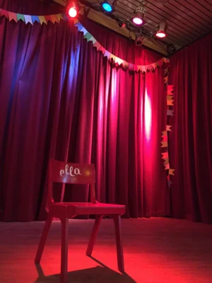 Vorschaubild: ella Stuhl Bühnenlicht © ella Kulturhaus