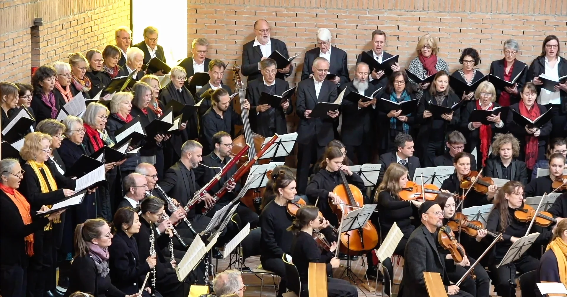 Chor der Stadtkirche Wolfratshausen und das symphonische Projektorchester 