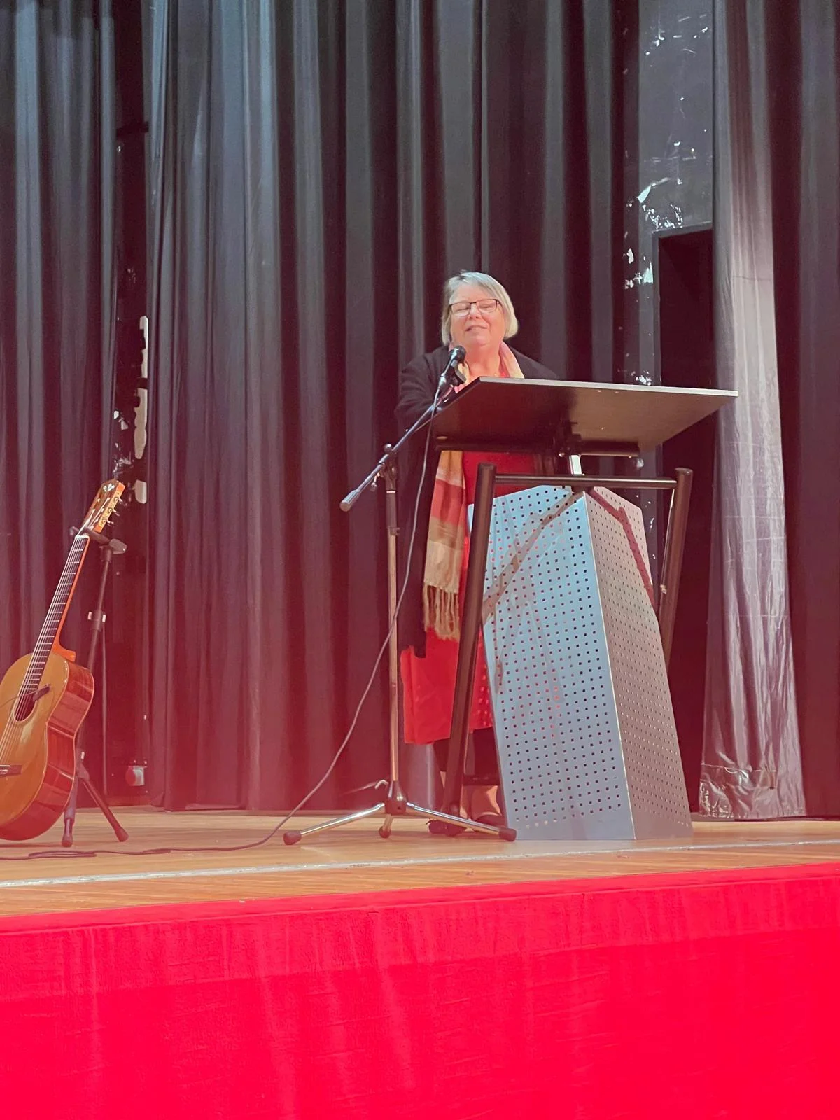 Foto der Galerie: Benefizkonzert mit Tina Benz, Hans-Peter Höller und Carl-Walter Petersen