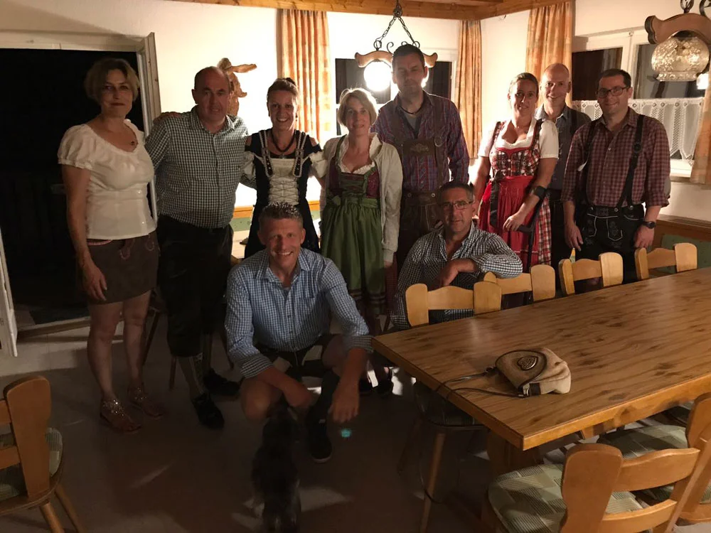 Bereit zur Stadlparty  (Bild vergr&ouml;&szlig;ern)