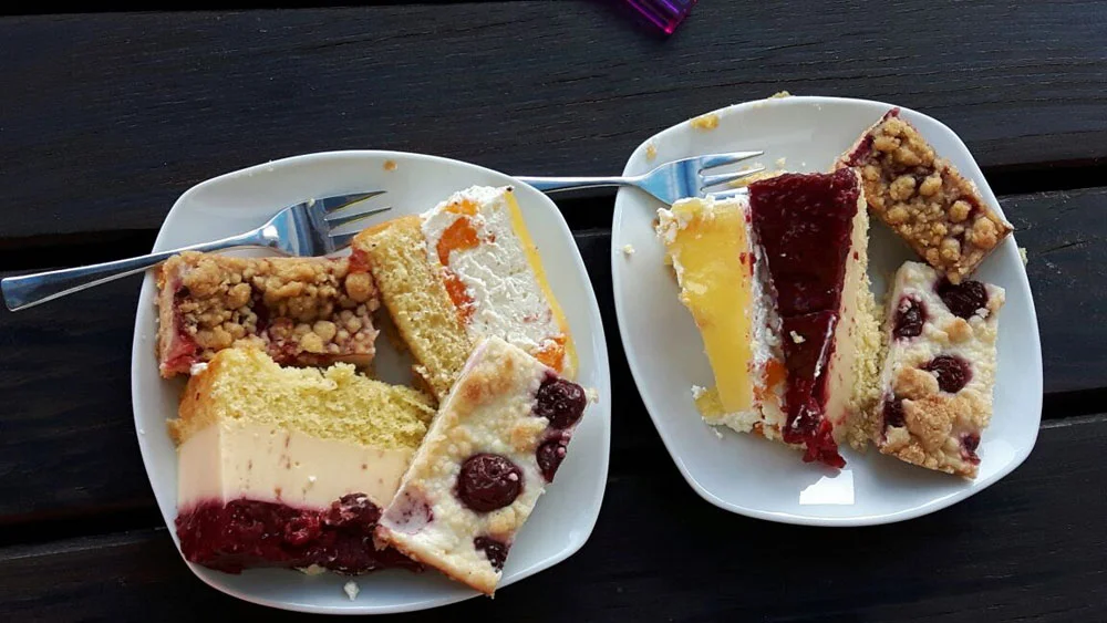 Frischer Kuchen vom H&uuml;ttenwart  (Bild vergr&ouml;&szlig;ern)