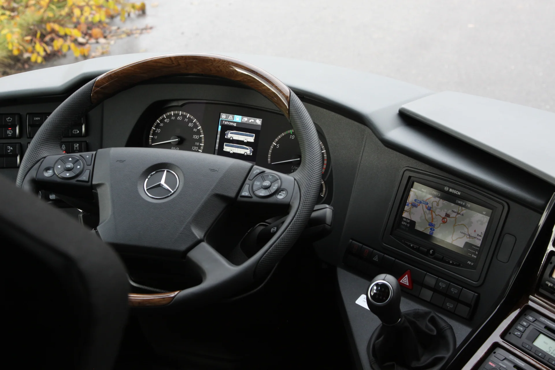 Cockpit  (Bild vergr&ouml;&szlig;ern)