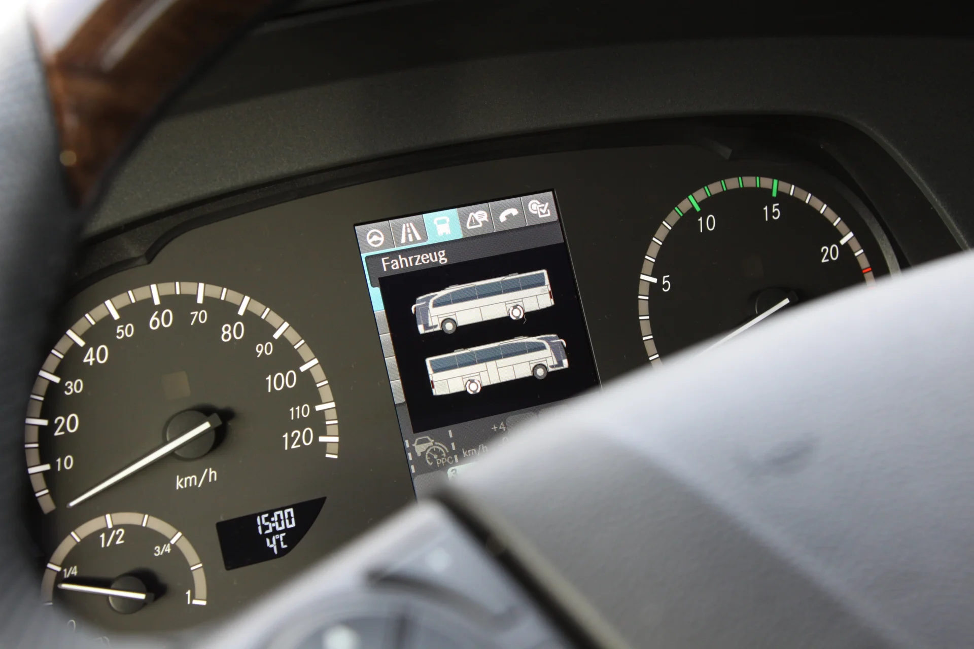 Cockpit  (Bild vergr&ouml;&szlig;ern)