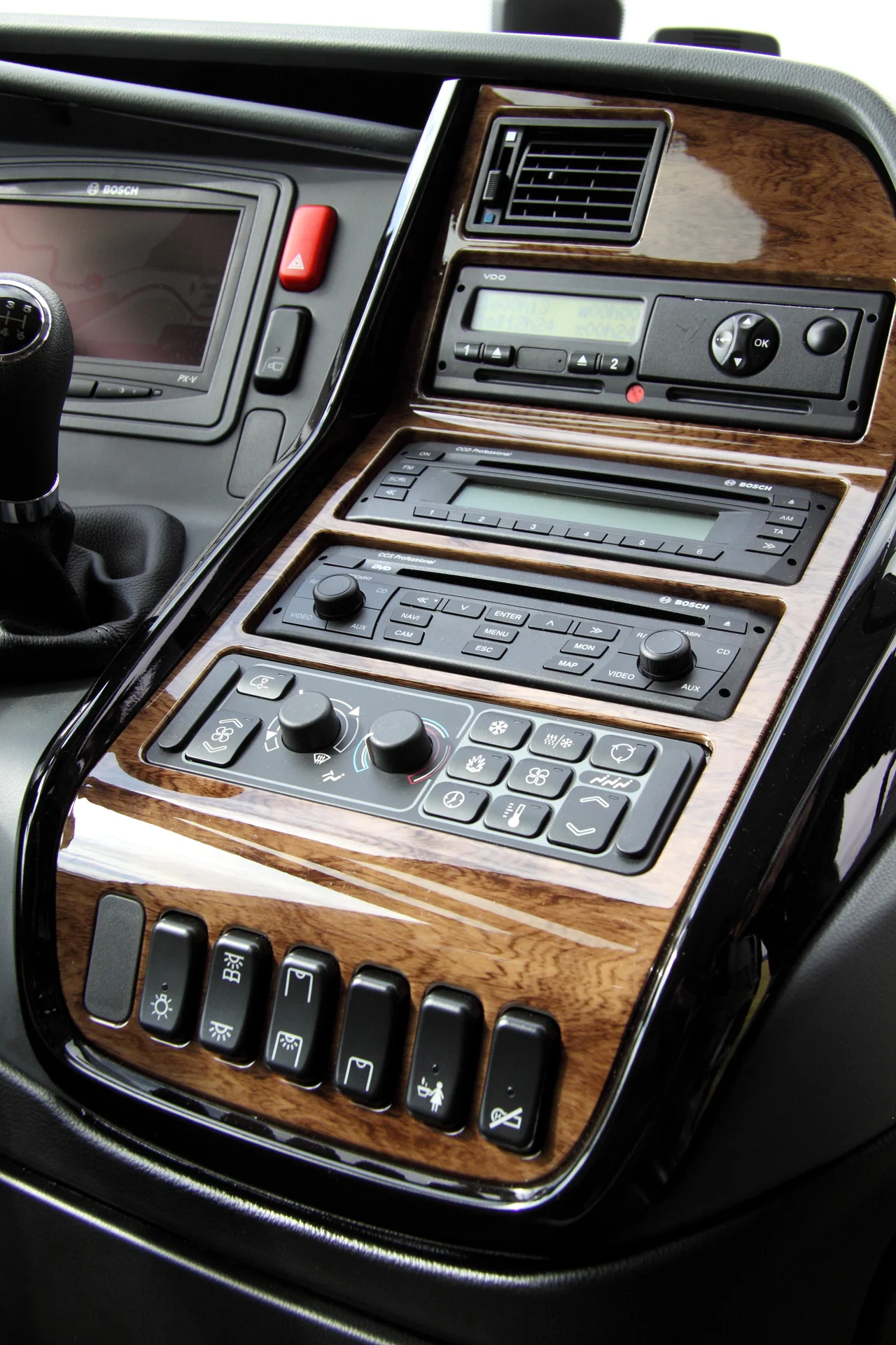 Cockpit  (Bild vergr&ouml;&szlig;ern)