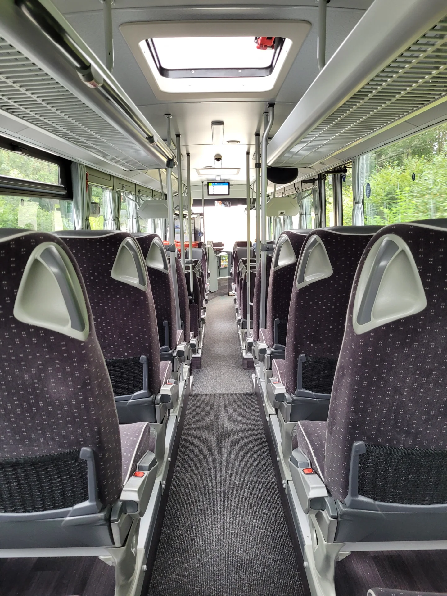 Innenraum  (Bild vergr&ouml;&szlig;ern)