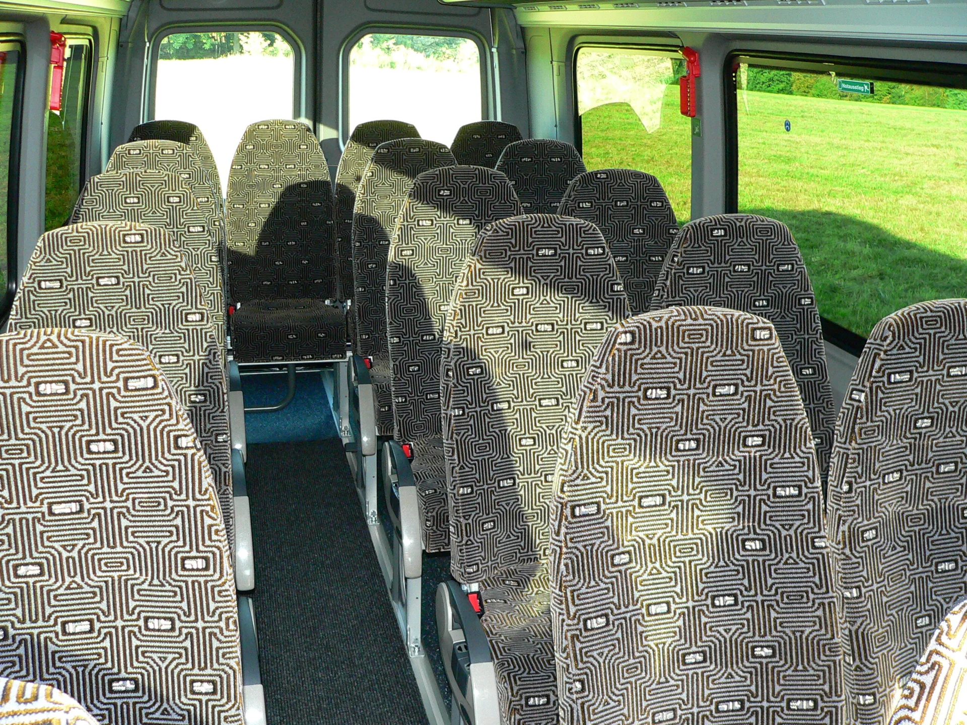Innenraum  (Bild vergr&ouml;&szlig;ern)