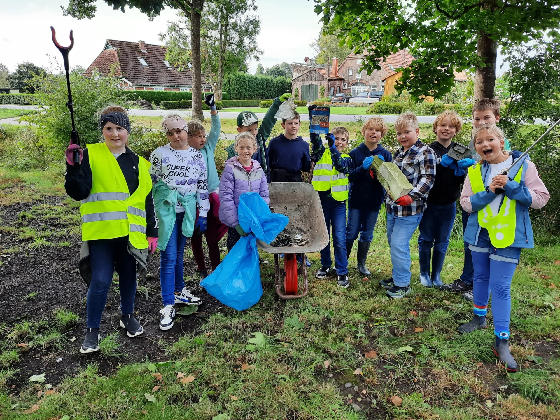 Foto der Galerie: Müllsammeln zum World Cleanup Day im September