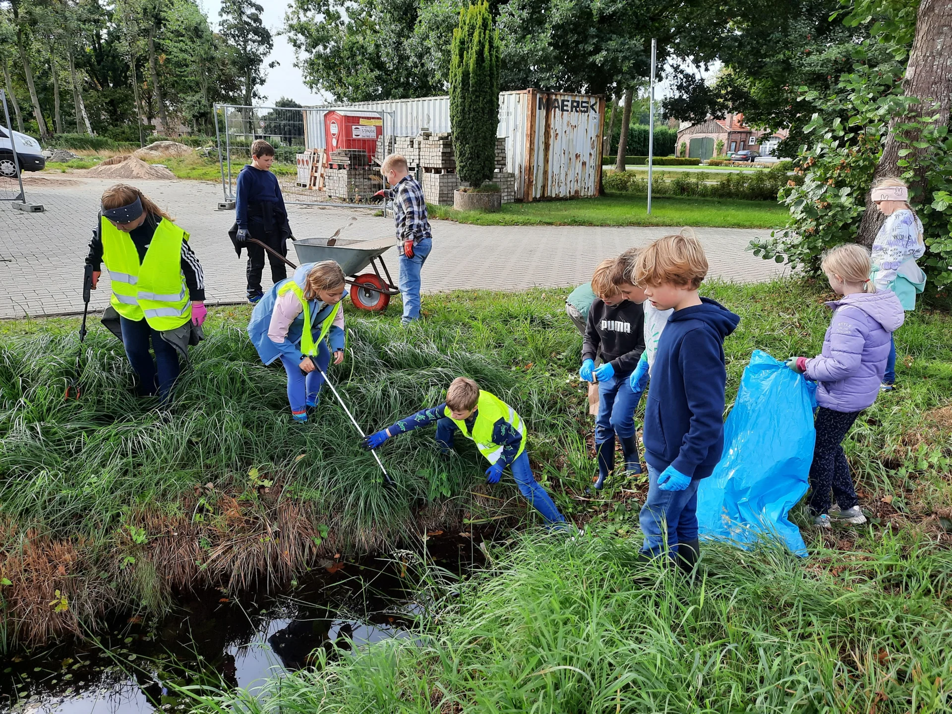 Foto der Galerie: Müllsammeln zum World Cleanup Day im September