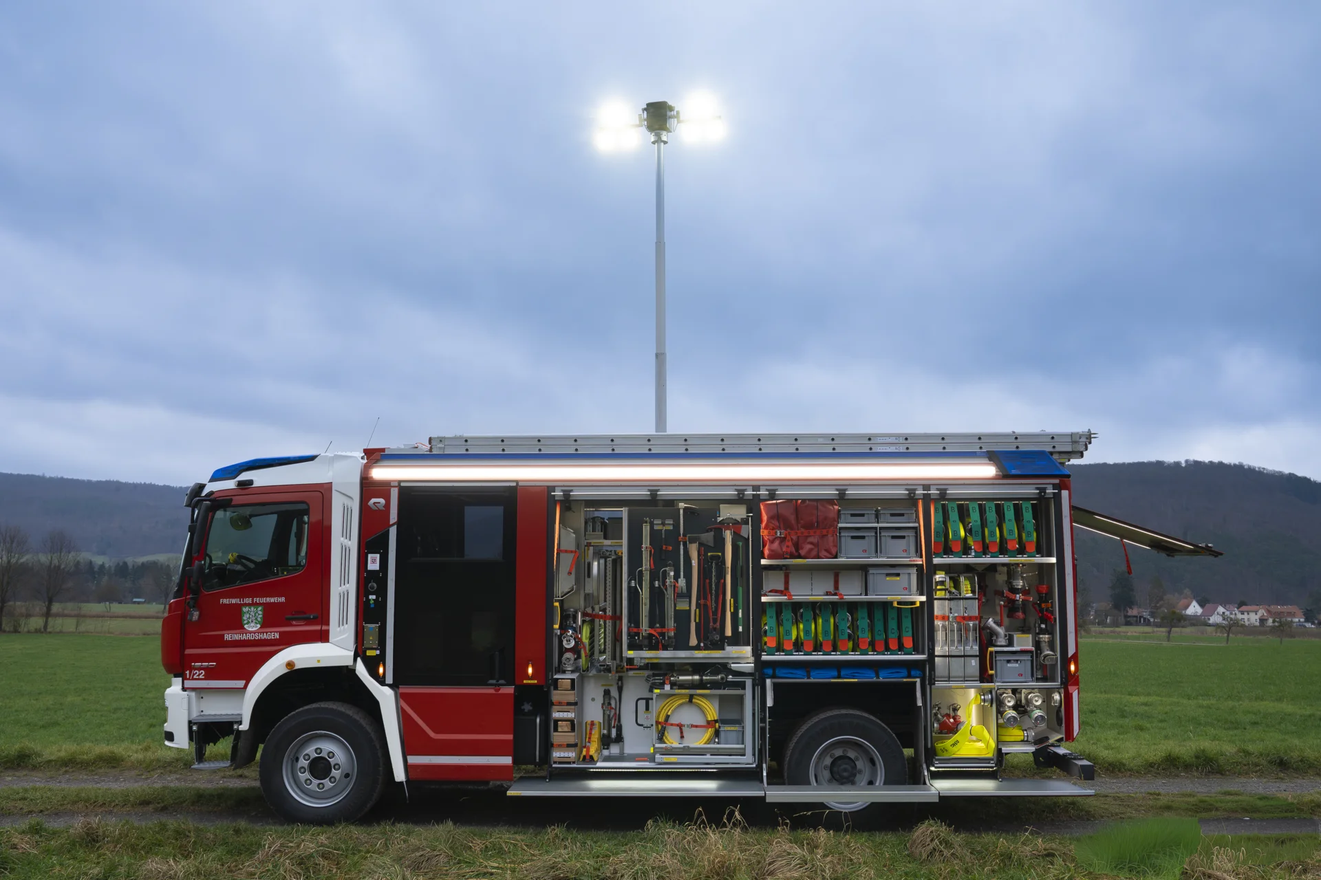 Zur Galerie: Staffellöschfahrzeug 20 (Funkrufname Florian Reinhardshagen 1-22)