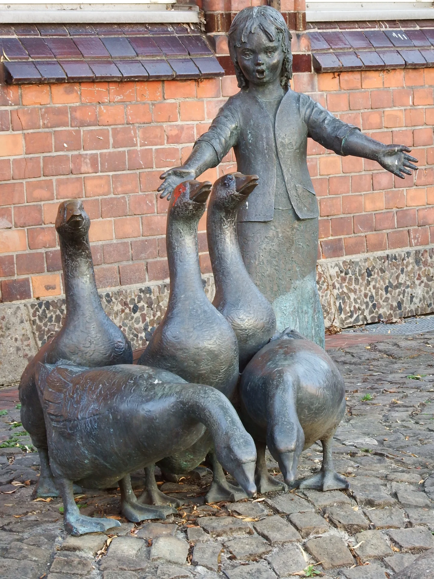 der G&auml;nselieselbrunnen  (Bild vergr&ouml;&szlig;ern)