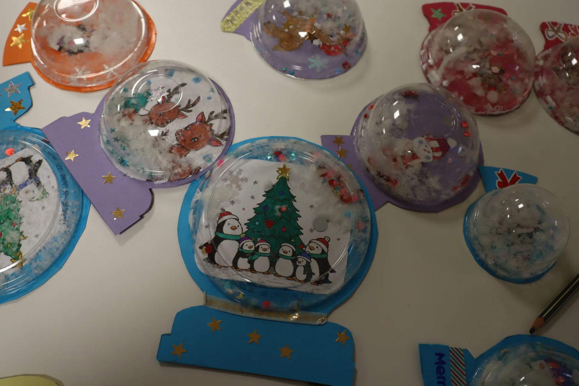 Schneekugeln basteln. Klasse 4b 