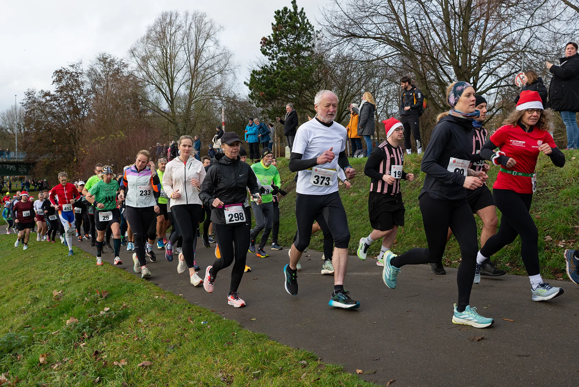 Start-Nikolauslauf 2025-25  (Bild vergr&ouml;&szlig;ern)