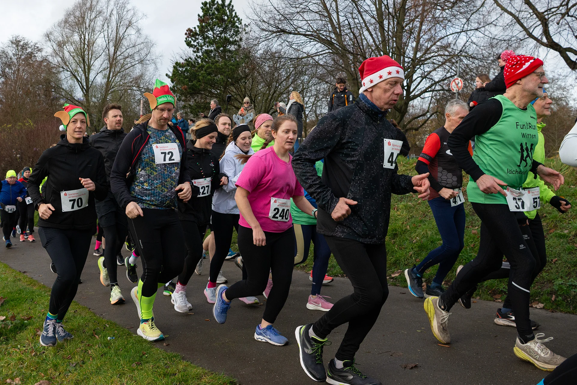 Start-Nikolauslauf 2025-31  (Bild vergr&ouml;&szlig;ern)