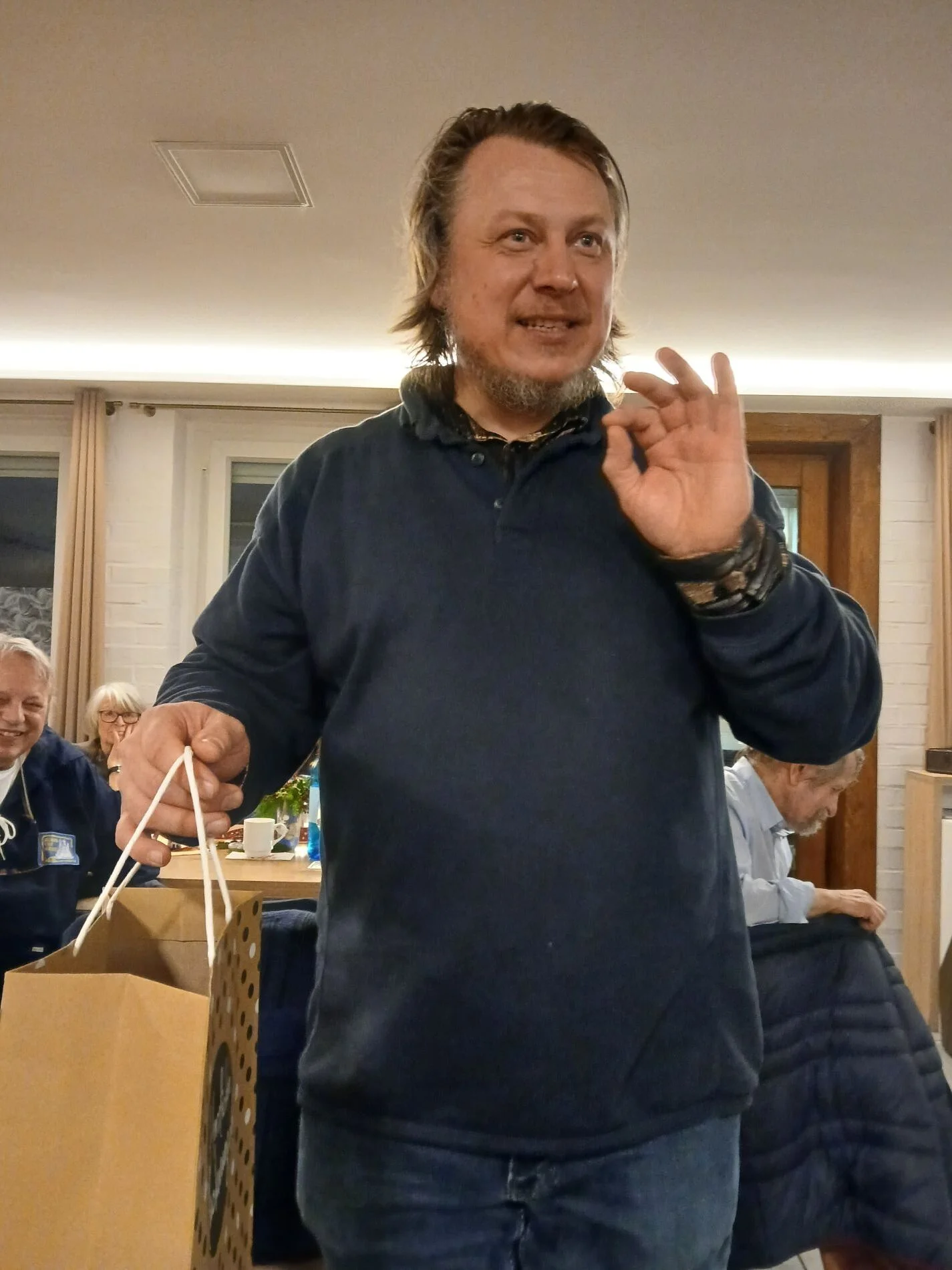 Bild: Und an unseren Chorleiter, der es jetzt schon mehr als 23 Jahre mit uns aushält!