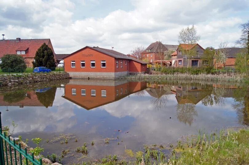 Dorfteich  (Bild vergr&ouml;&szlig;ern)