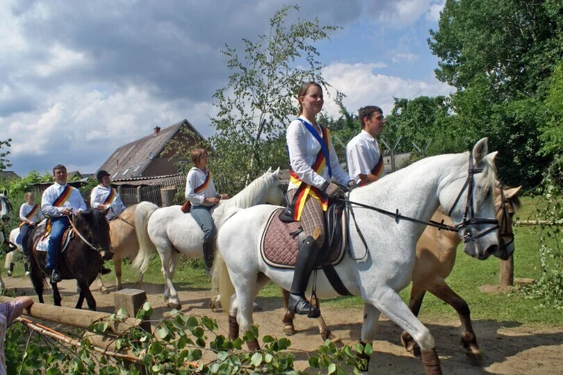 Ringreiten  (Bild vergr&ouml;&szlig;ern)