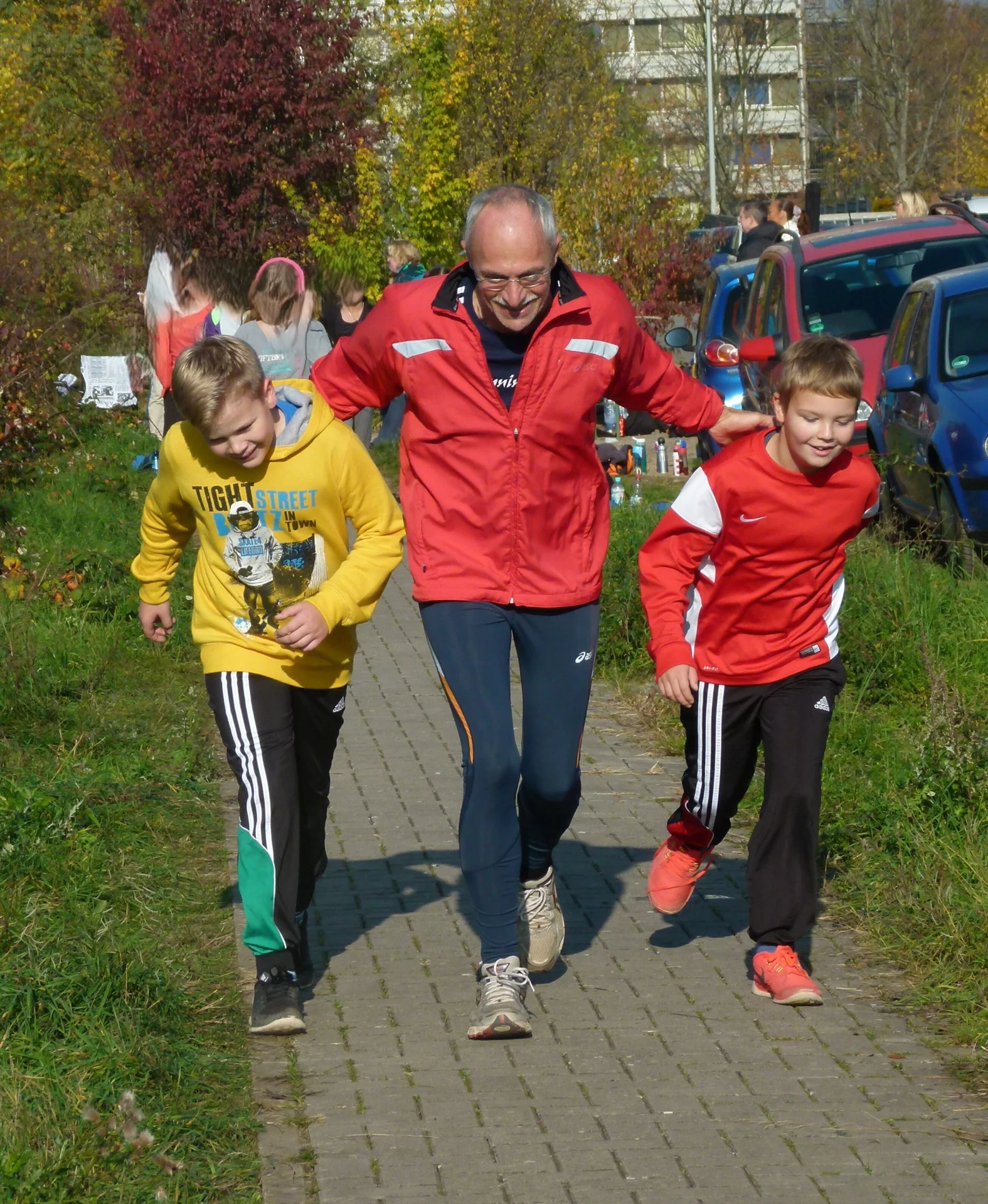 Bild: Herr Drebes, Gründungsmitglied, ehem. Direktor des GMO und immer ein engagierter Läufer beim Sponsorenlauf