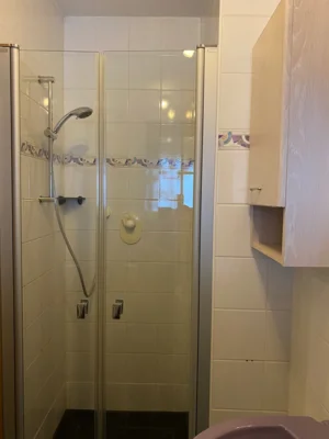 Vorschaubild: Badezimmer mit Dusche
