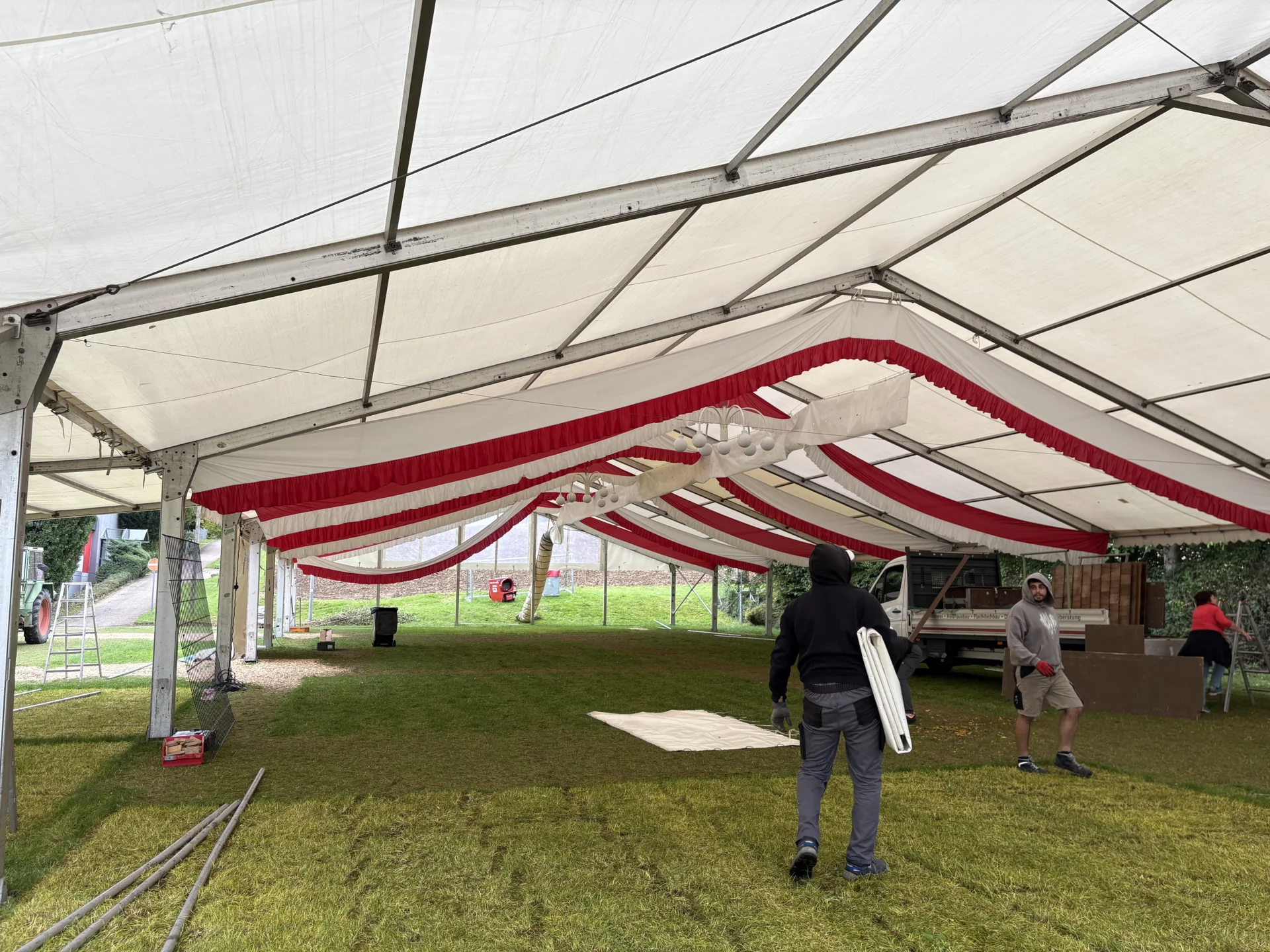 Zur Galerie: Schlachtplattenfest 2025