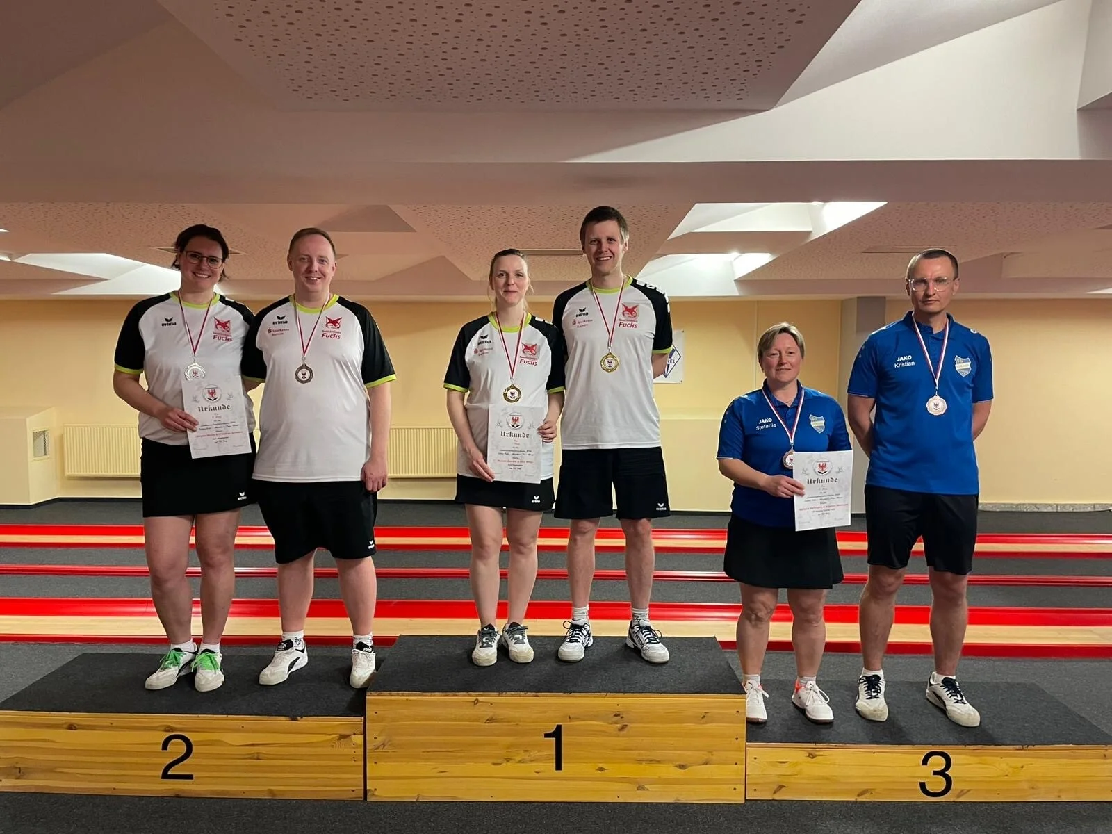 Bild: LEM Doppel Mixed - v.l. Angela Weise, Christian Schwarz, Michèle Bombik, Nico Witter (Eberswalde), Stefanie Herrmann, Kristian Wernicke (Kablow)