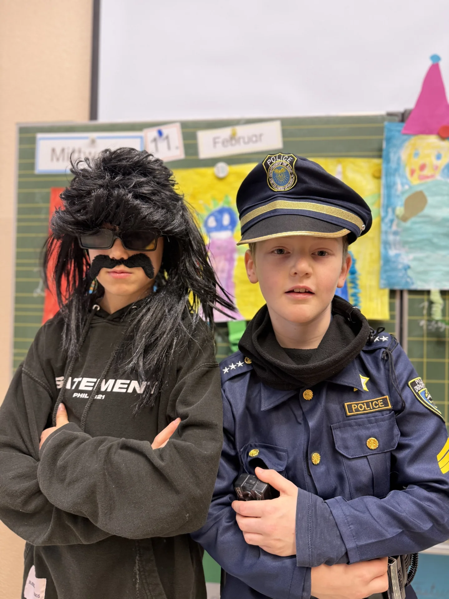 Foto der Galerie: Fasnacht in der Schule mit Grabedierer und Wälder Chnorzi