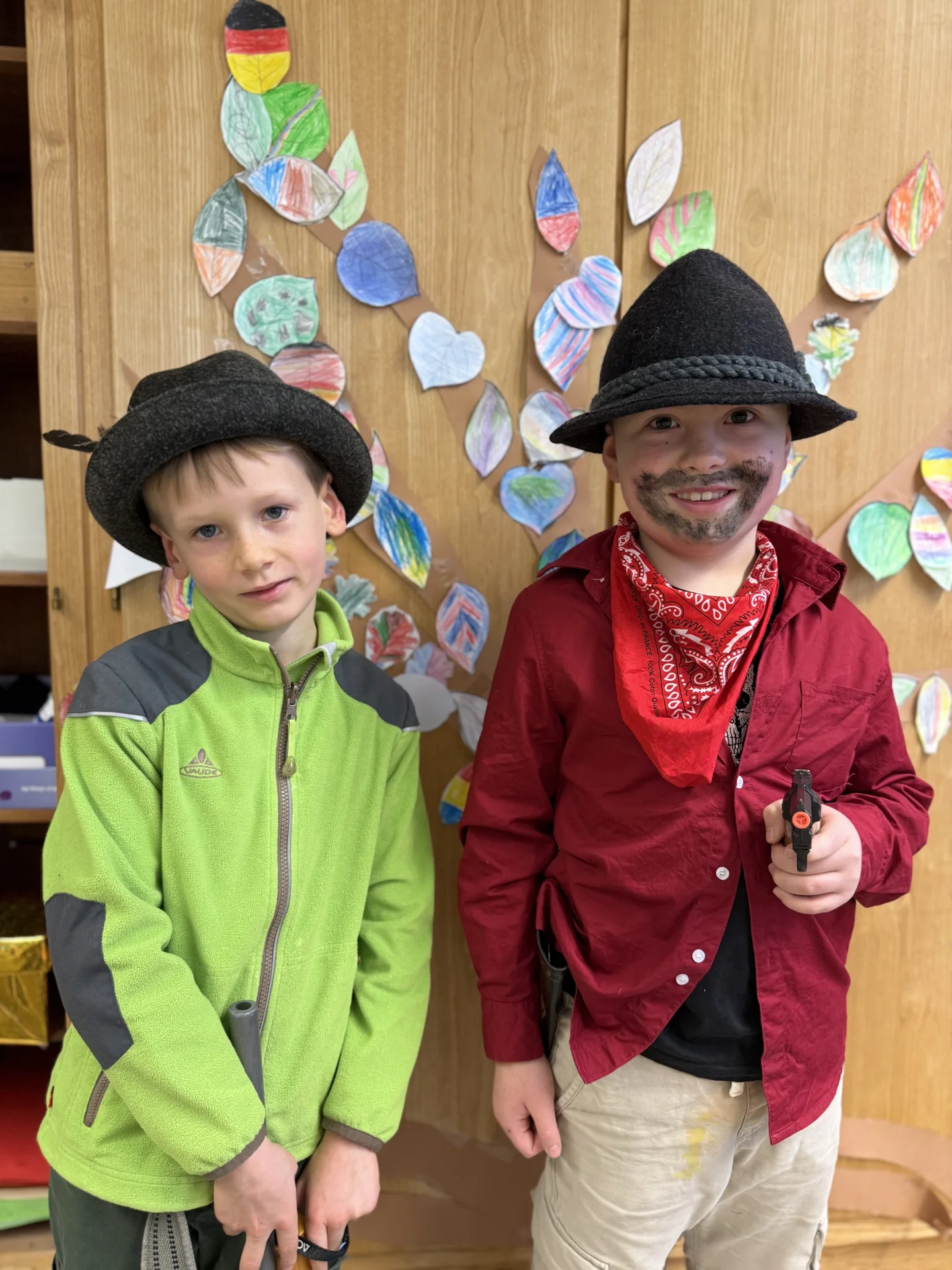 Foto der Galerie: Fasnacht in der Schule mit Grabedierer und Wälder Chnorzi