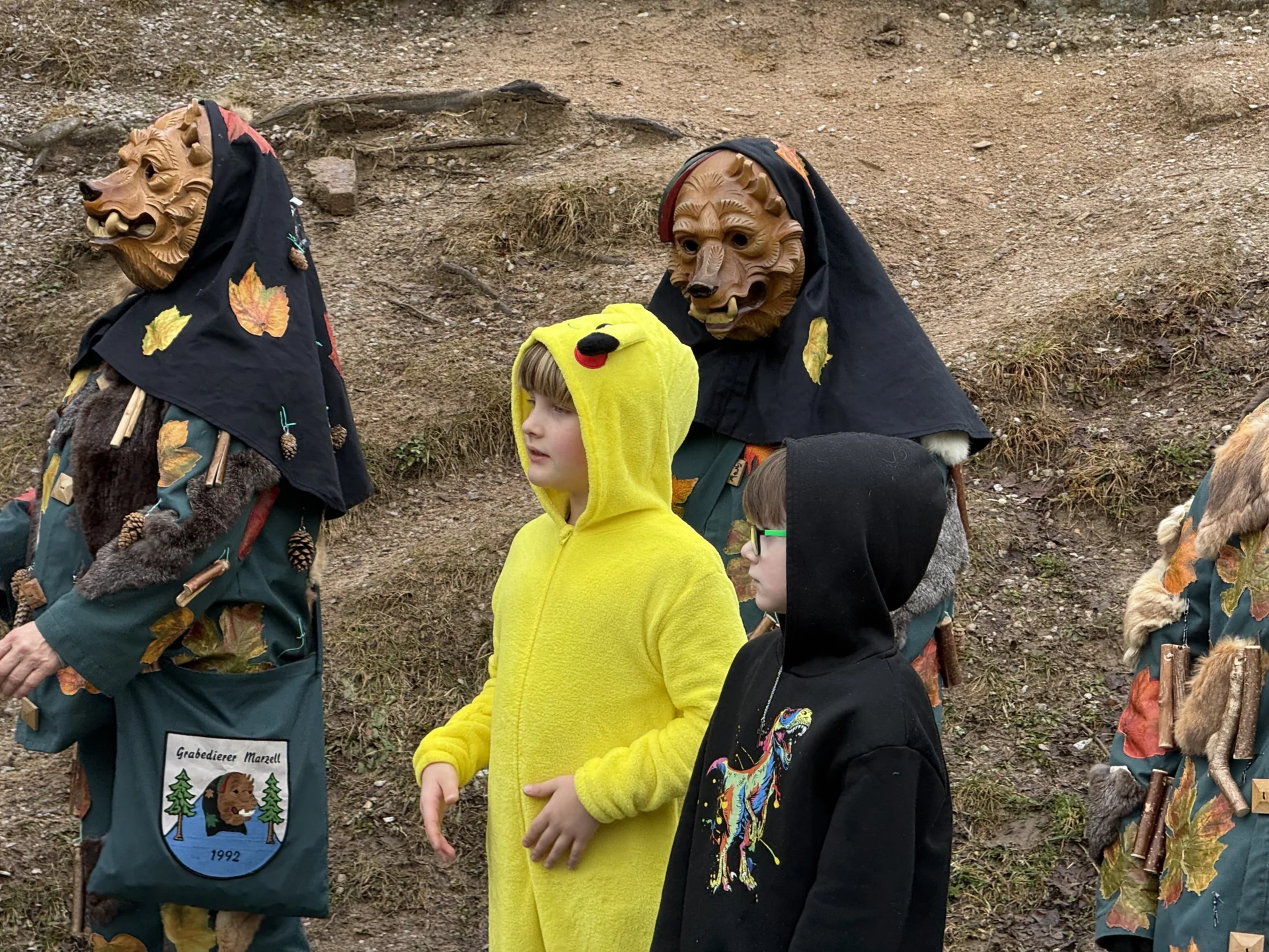 Foto der Galerie: Fasnacht in der Schule mit Grabedierer und Wälder Chnorzi