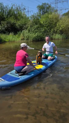 Vorschaubild: SUP mit Hund Workshop in Bremen 2025, Stand Up Paddling zu dritt