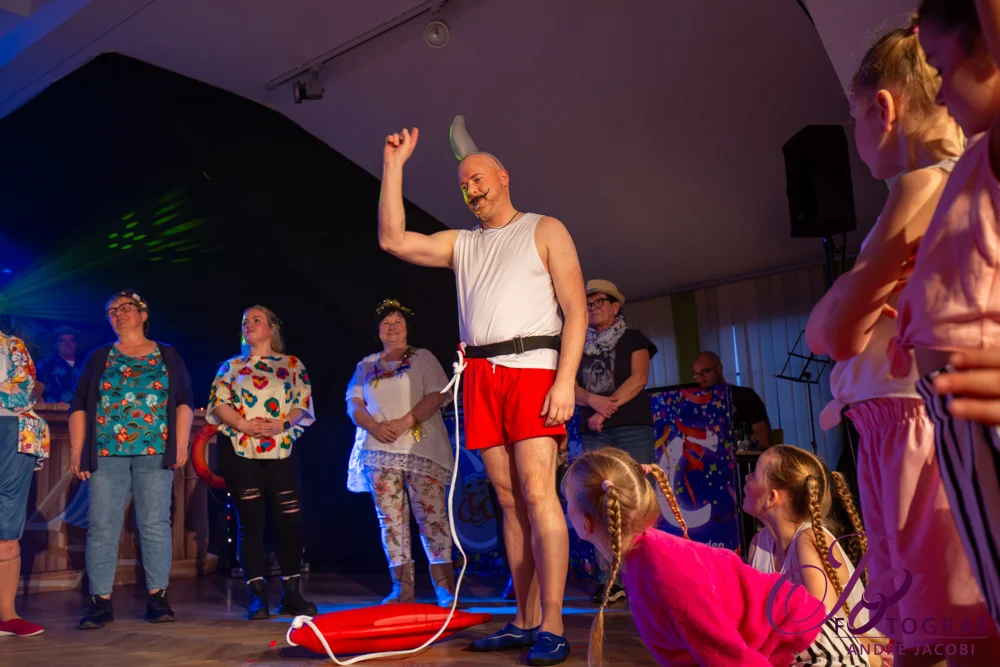 Foto der Galerie: Ab auf die Insel - Sonntagskarneval 8.2.26