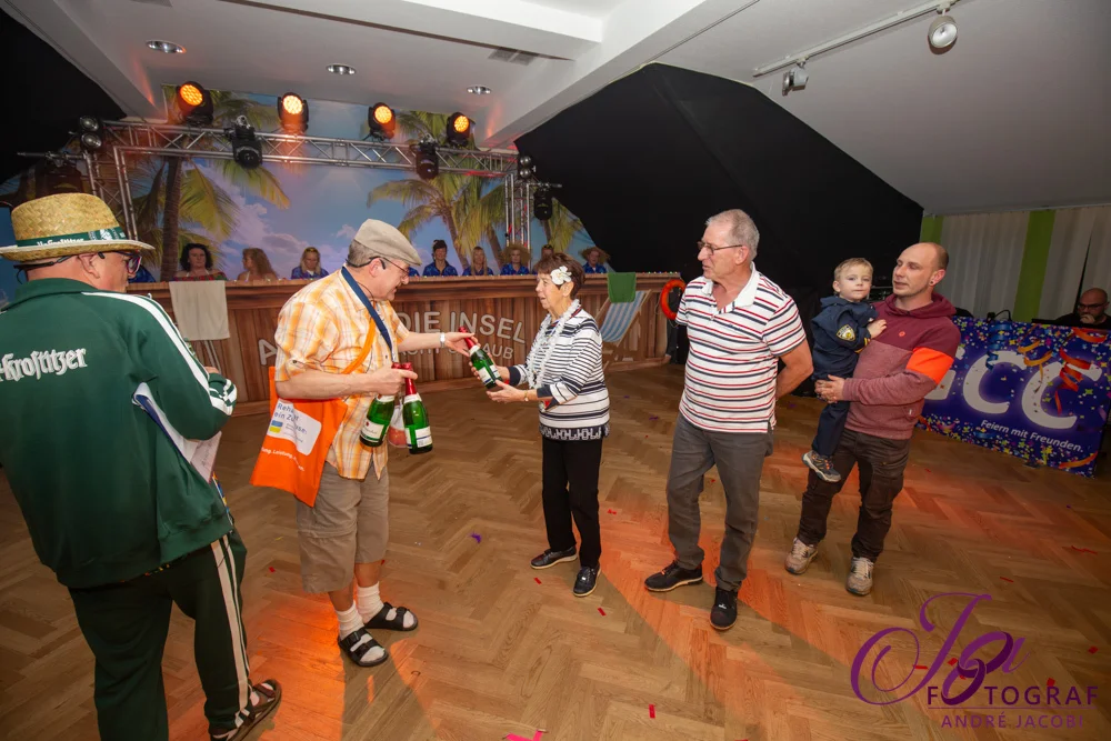Foto der Galerie: Ab auf die Insel - Sonntagskarneval 8.2.26