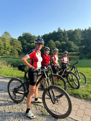 Vorschaubild: Damen MTB Aufstellung