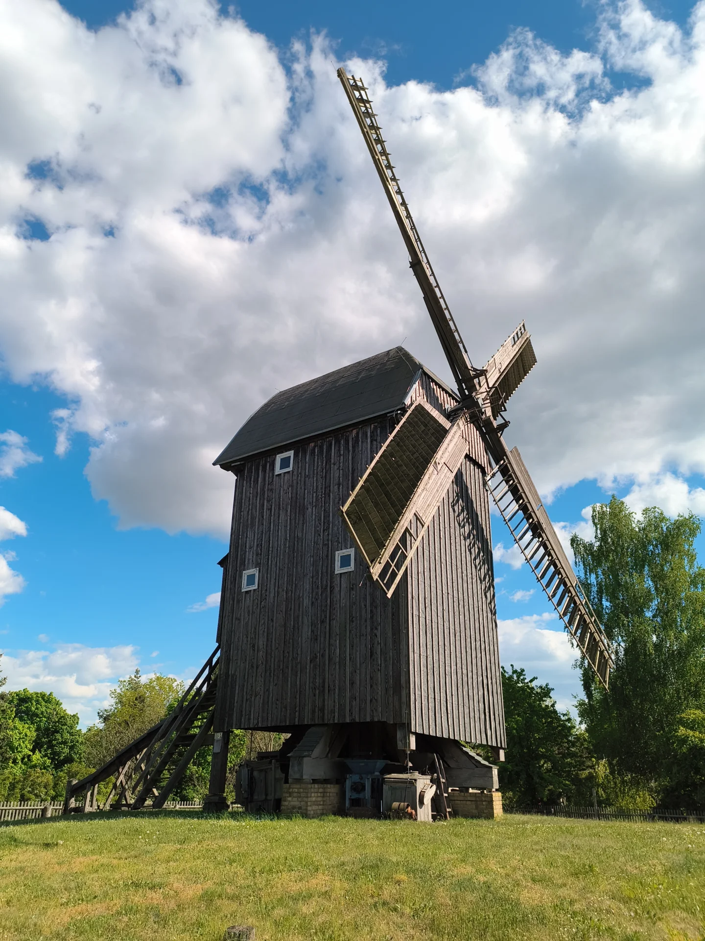 Bockwindm&uuml;hle Blickrichtung S&uuml;d  (Bild vergr&ouml;&szlig;ern)