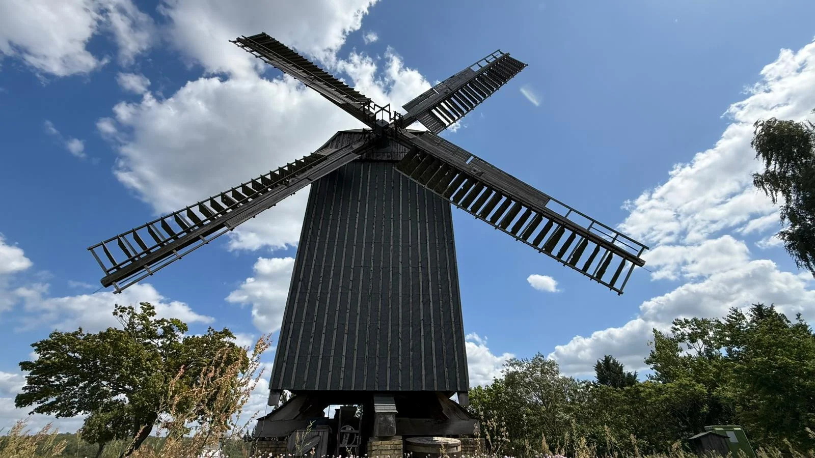 M&uuml;hle in voller Pracht  (Bild vergr&ouml;&szlig;ern)