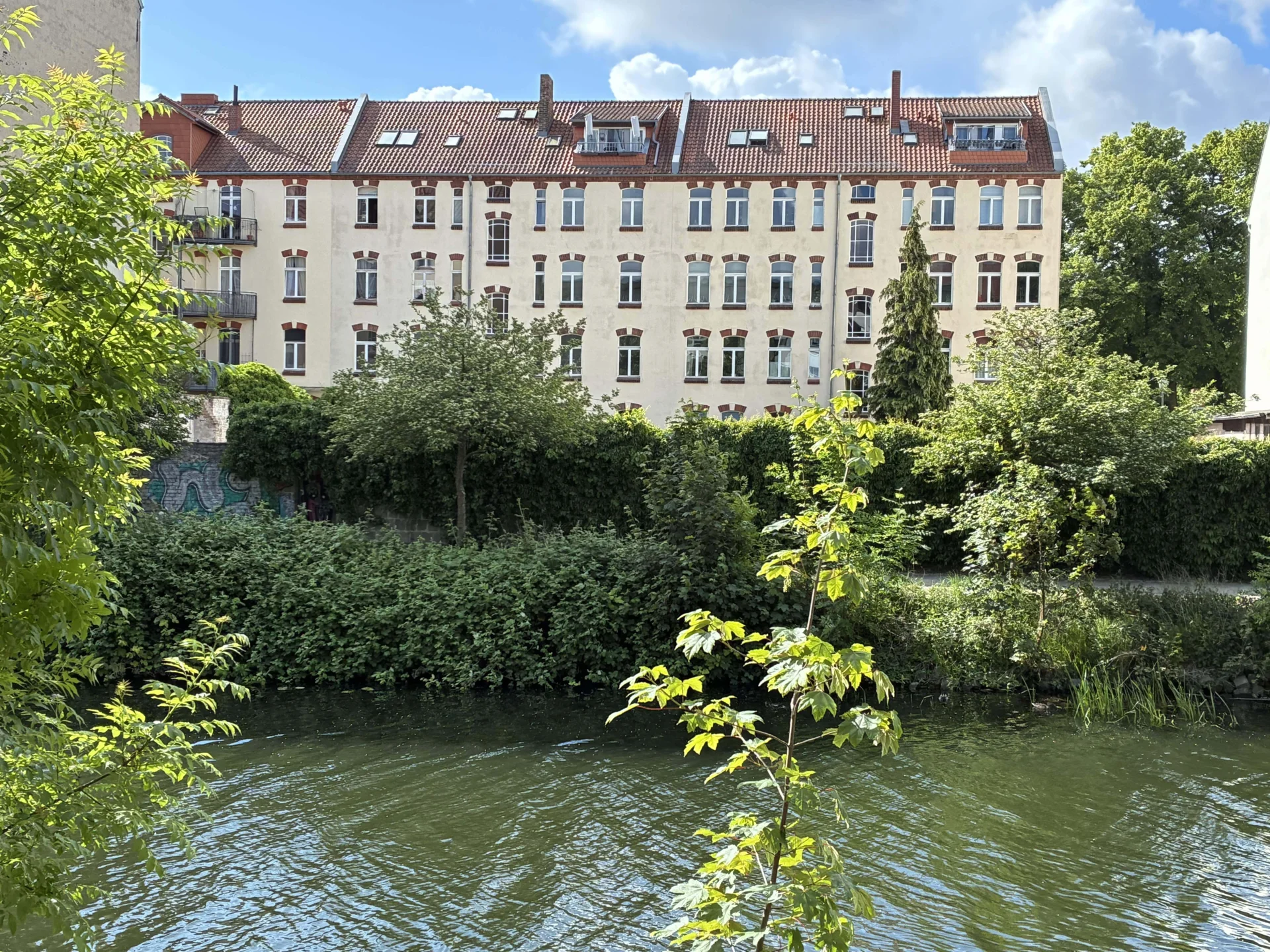 Uferblick Kirchhofstrasse 11-12  (Bild vergr&ouml;&szlig;ern)