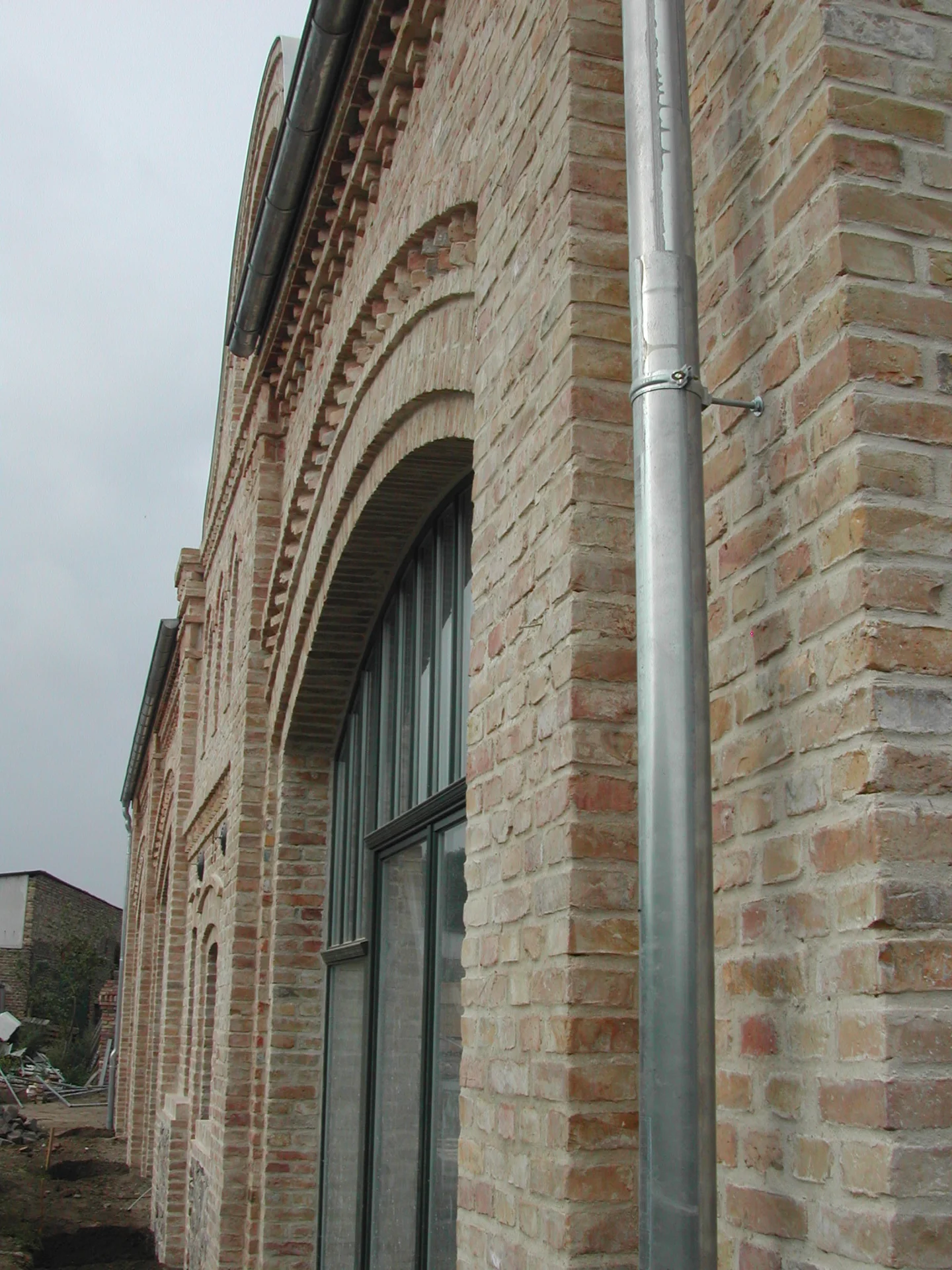 Fassade  (Bild vergr&ouml;&szlig;ern)