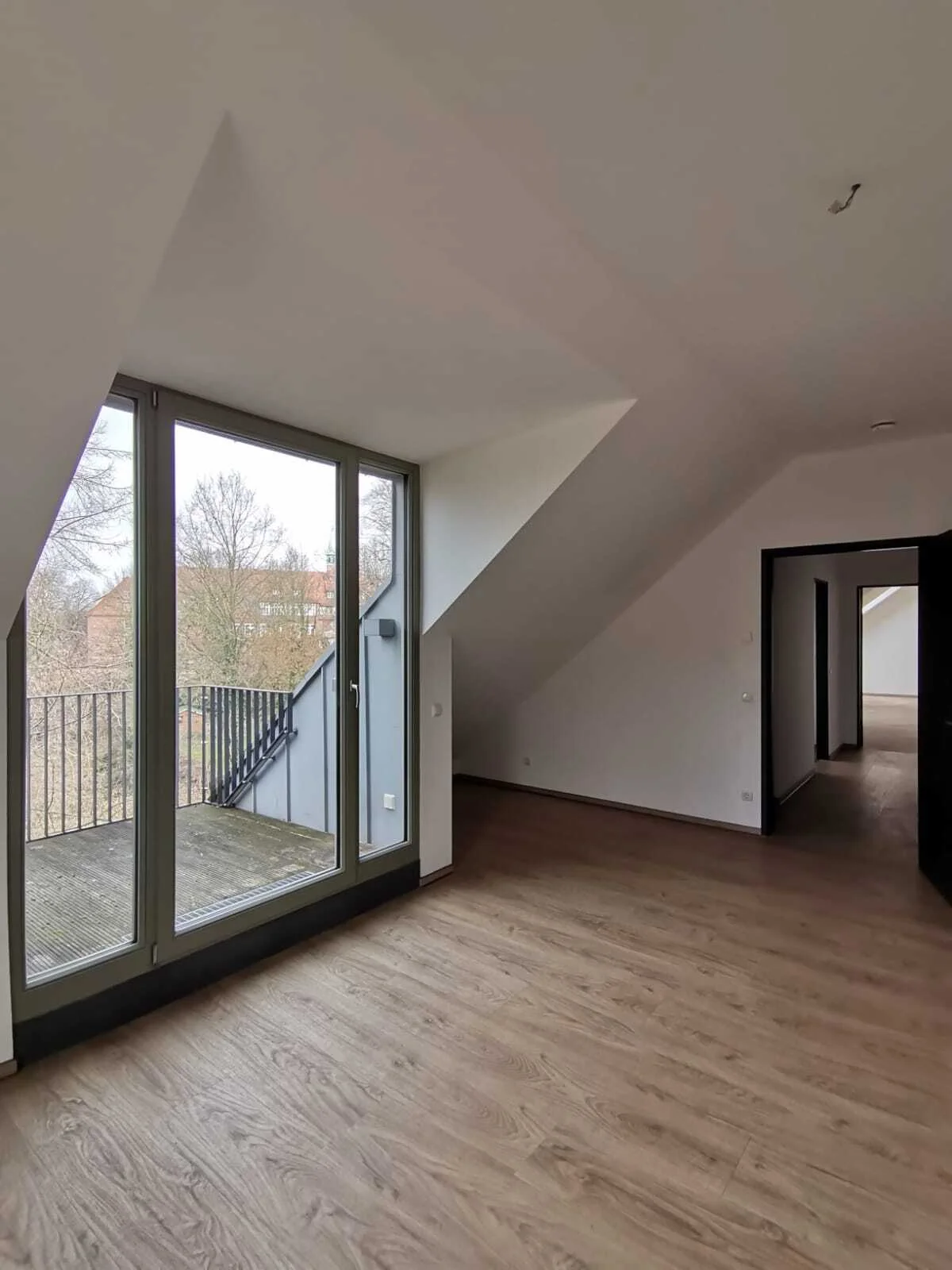 Dachgeschosswohnung Beispiel  (Bild vergr&ouml;&szlig;ern)