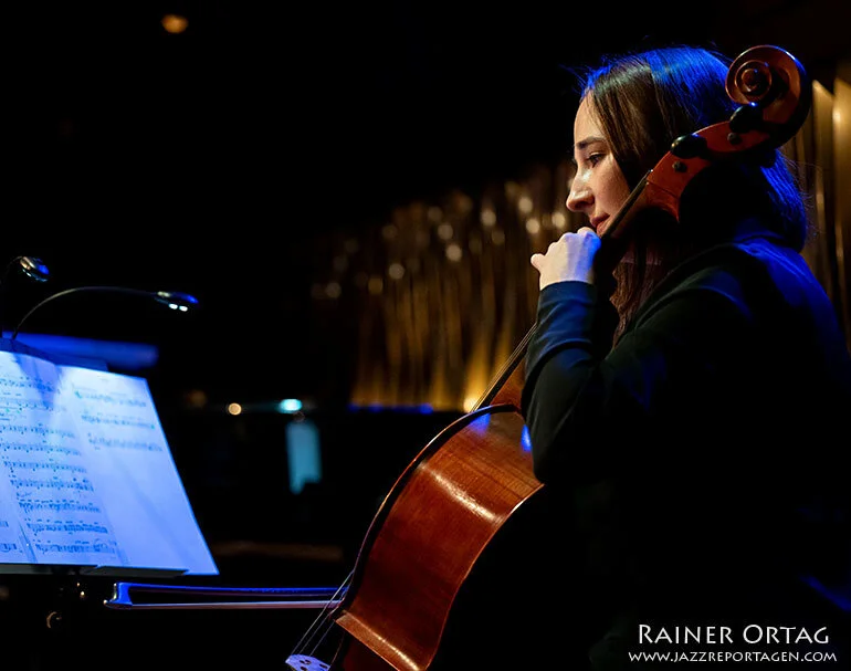 Miriam - Ast Trio Bix  - Stuttgart  (Bild vergr&ouml;&szlig;ern)