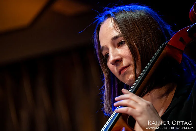 Miriam - Ast Trio Bix - Stuttgart  (Bild vergr&ouml;&szlig;ern)